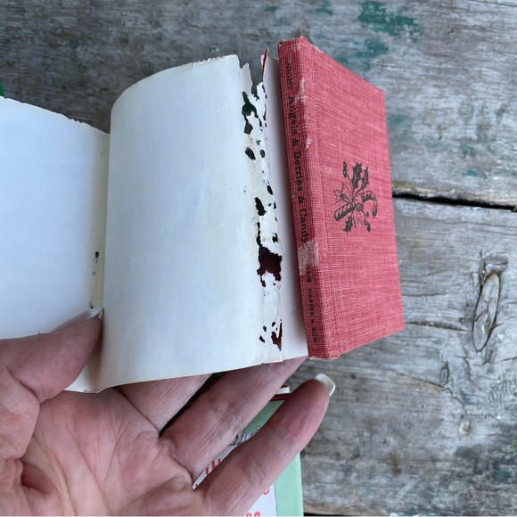 Vintage Christmas Nutshell Library by Hillary Knight 1963 Set of 4 Mini Books - Picture 9 of 10